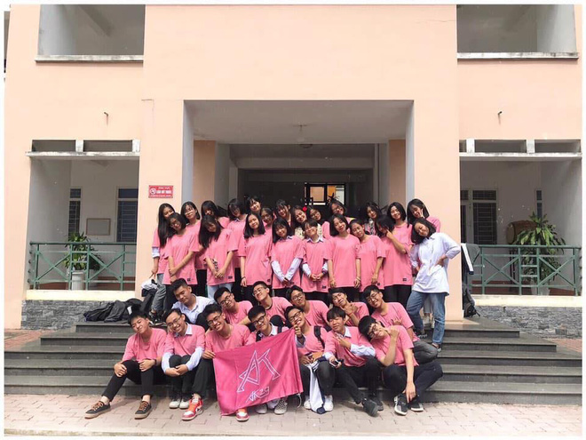 Thí sinh Olympia nhảy dẻo hơn cả con gái trên sóng truyền hình: Ngoài đời cực điển trai, fan cứng của Kpop 10 năm! - Ảnh 8. Thí sinh Olympia nhảy dẻo hơn cả con gái trên sóng truyền hình: Ngoài đời cực điển trai, fan cứng của Kpop 10 năm! - Ảnh 8.