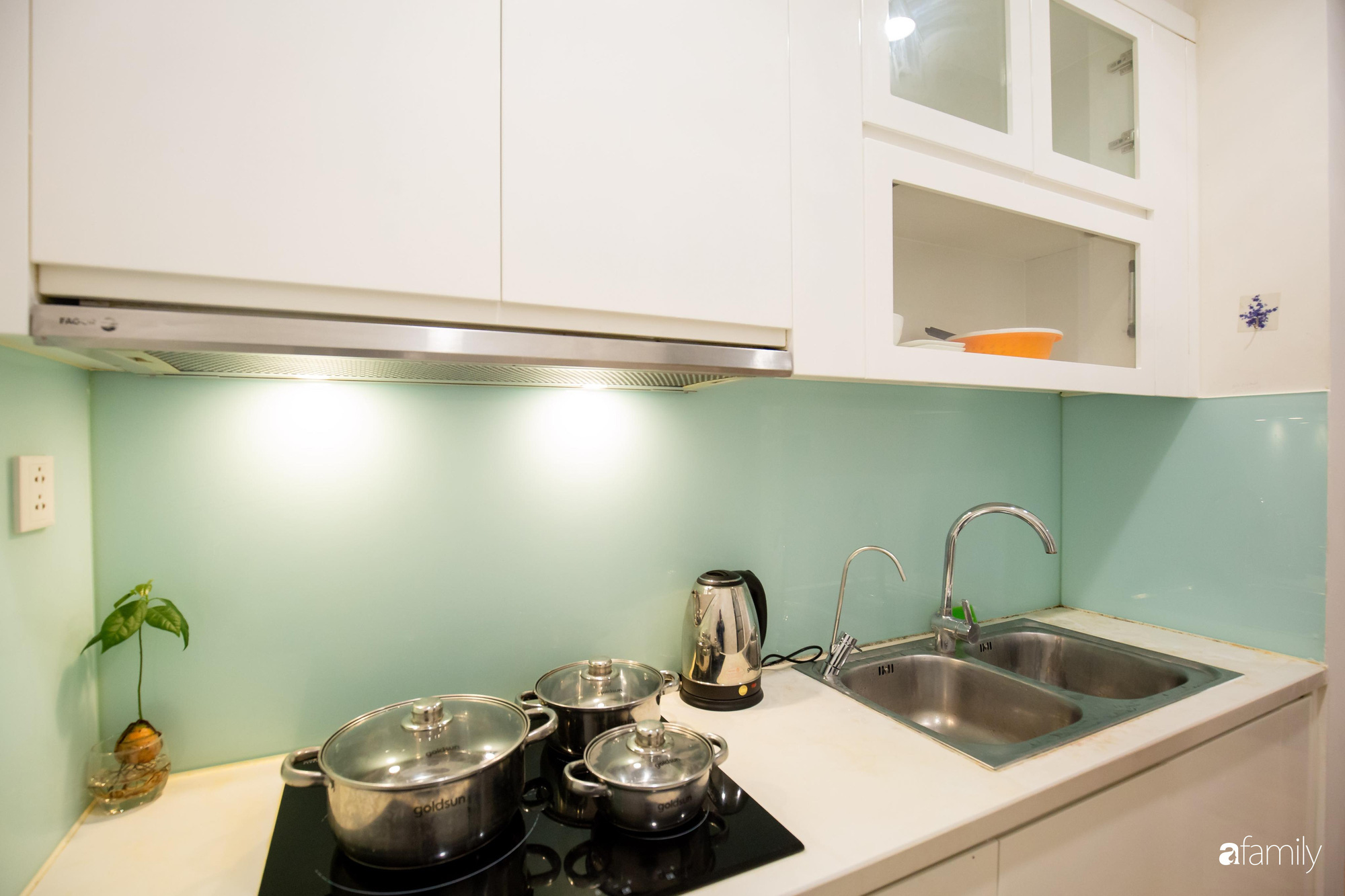 Chỉ vỏn vẹn 56m² nhưng căn hộ nhỏ dưới đây lại rộng thoáng bất ngờ nhờ cách bài trí thông minh của chủ nhà ở Hà Nội - Ảnh 13. Chỉ vỏn vẹn 56m² nhưng căn hộ nhỏ dưới đây lại rộng thoáng bất ngờ nhờ cách bài trí thông minh của chủ nhà ở Hà Nội - Ảnh 13.