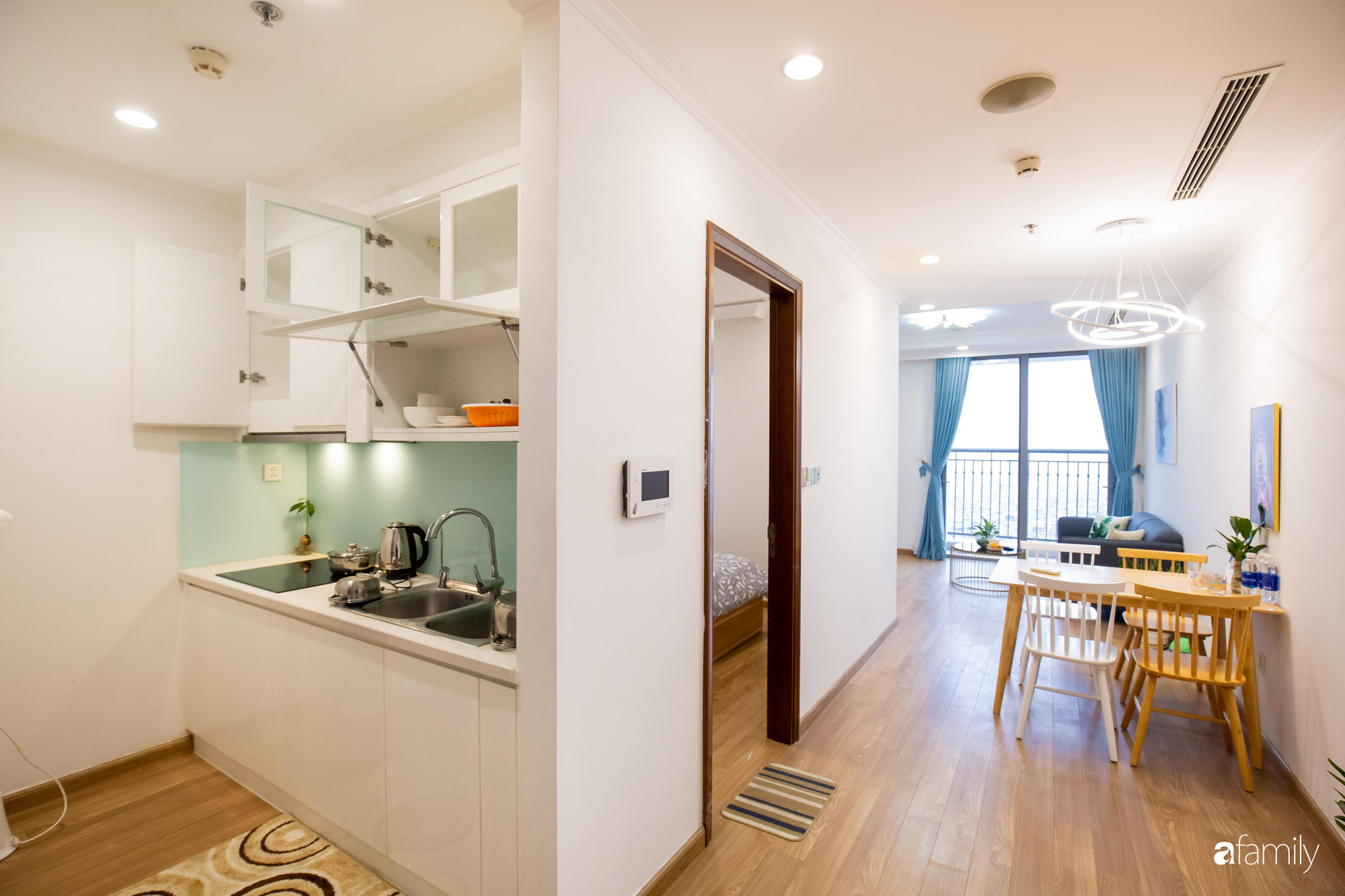 Chỉ vỏn vẹn 56m² nhưng căn hộ nhỏ dưới đây lại rộng thoáng bất ngờ nhờ cách bài trí thông minh của chủ nhà ở Hà Nội - Ảnh 15. Chỉ vỏn vẹn 56m² nhưng căn hộ nhỏ dưới đây lại rộng thoáng bất ngờ nhờ cách bài trí thông minh của chủ nhà ở Hà Nội - Ảnh 15.