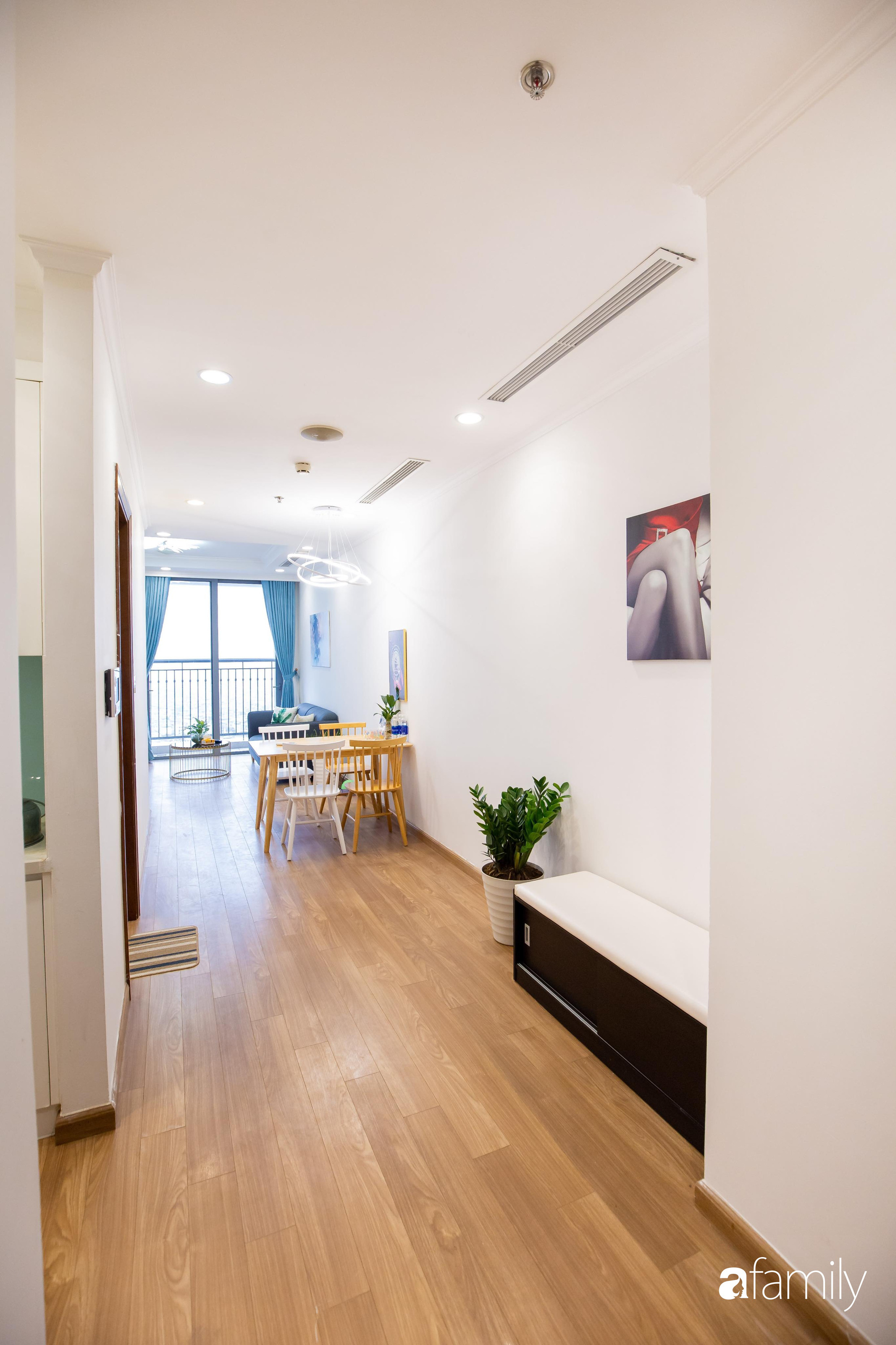 Chỉ vỏn vẹn 56m² nhưng căn hộ nhỏ dưới đây lại rộng thoáng bất ngờ nhờ cách bài trí thông minh của chủ nhà ở Hà Nội - Ảnh 4. Chỉ vỏn vẹn 56m² nhưng căn hộ nhỏ dưới đây lại rộng thoáng bất ngờ nhờ cách bài trí thông minh của chủ nhà ở Hà Nội - Ảnh 4.