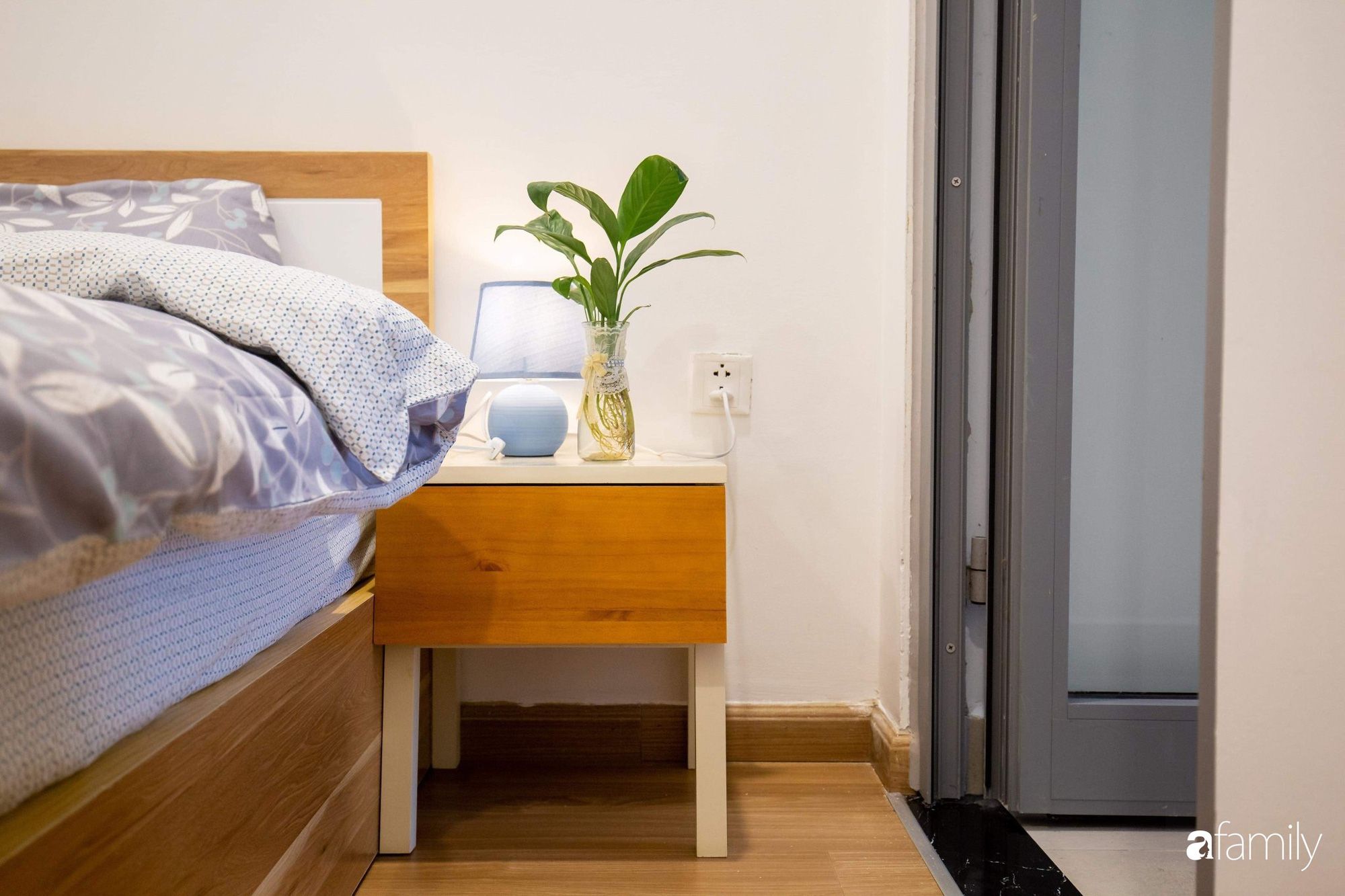 Chỉ vỏn vẹn 56m² nhưng căn hộ nhỏ dưới đây lại rộng thoáng bất ngờ nhờ cách bài trí thông minh của chủ nhà ở Hà Nội - Ảnh 23. Chỉ vỏn vẹn 56m² nhưng căn hộ nhỏ dưới đây lại rộng thoáng bất ngờ nhờ cách bài trí thông minh của chủ nhà ở Hà Nội - Ảnh 23.