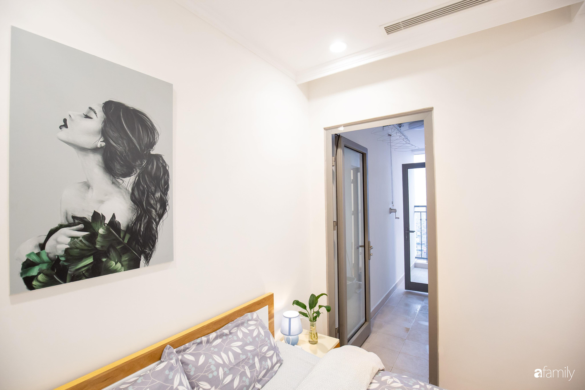 Chỉ vỏn vẹn 56m² nhưng căn hộ nhỏ dưới đây lại rộng thoáng bất ngờ nhờ cách bài trí thông minh của chủ nhà ở Hà Nội - Ảnh 24. Chỉ vỏn vẹn 56m² nhưng căn hộ nhỏ dưới đây lại rộng thoáng bất ngờ nhờ cách bài trí thông minh của chủ nhà ở Hà Nội - Ảnh 24.