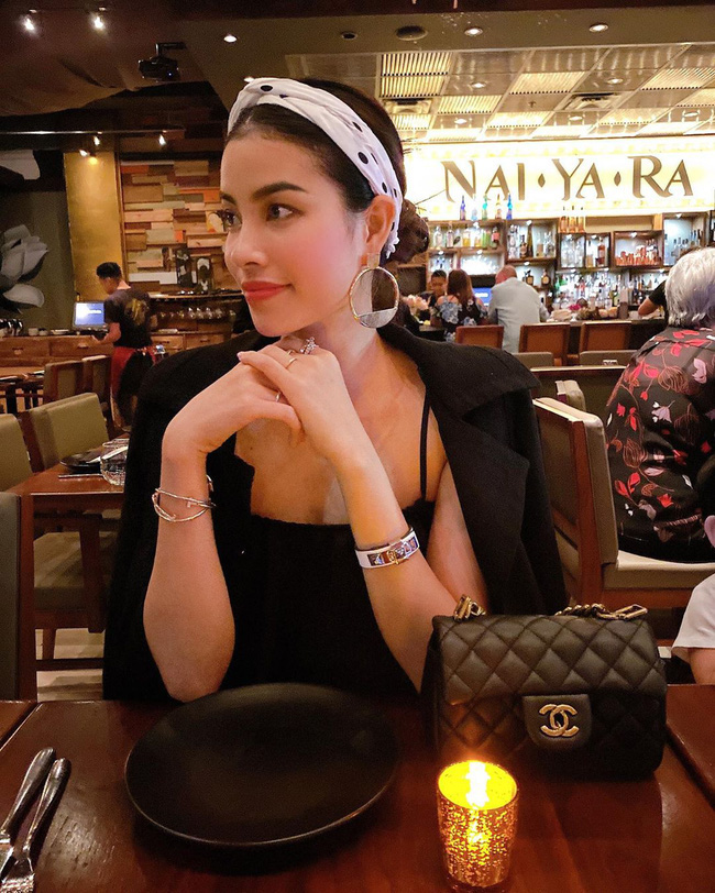 Khi các mỹ nhân U30 – 40 làm điệu với băng đô vải: Liệu có thành cưa sừng làm nghé hay ai cũng xinh tươi hết cỡ? - Ảnh 4. Khi các mỹ nhân U30 – 40 làm điệu với băng đô vải: Liệu có thành cưa sừng làm nghé hay ai cũng xinh tươi hết cỡ? - Ảnh 4.