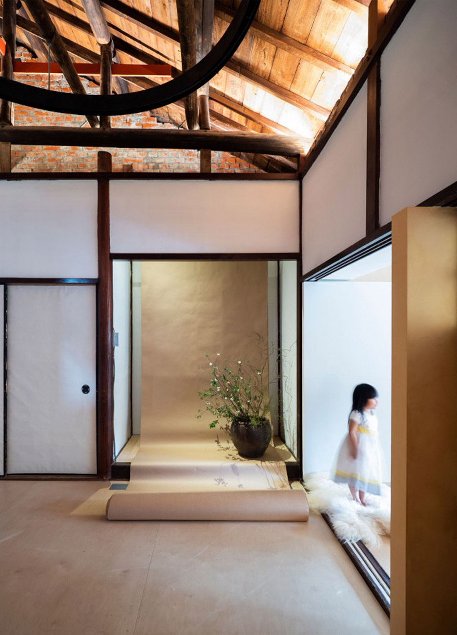 Biến ký túc xá cũ mèm thành ngôi nhà đầy cây xanh thu hút mọi lời trầm trồ - Ảnh 5. Biến ký túc xá cũ mèm thành ngôi nhà đầy cây xanh thu hút mọi lời trầm trồ - Ảnh 5.