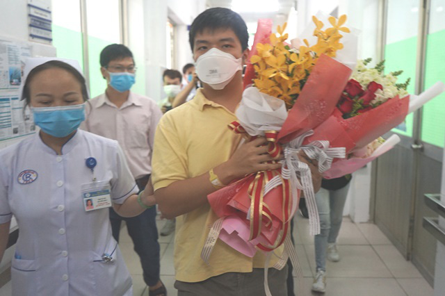 Chiều nay, bệnh nhân Trung Quốc nhiễm COVID-19 (nCoV) ở TP.HCM được ra viện - Ảnh 4.