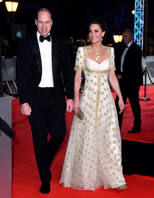 Công nương Kate diện váy 8 năm tuổi tới thảm đỏ BAFTA - Ảnh 1.