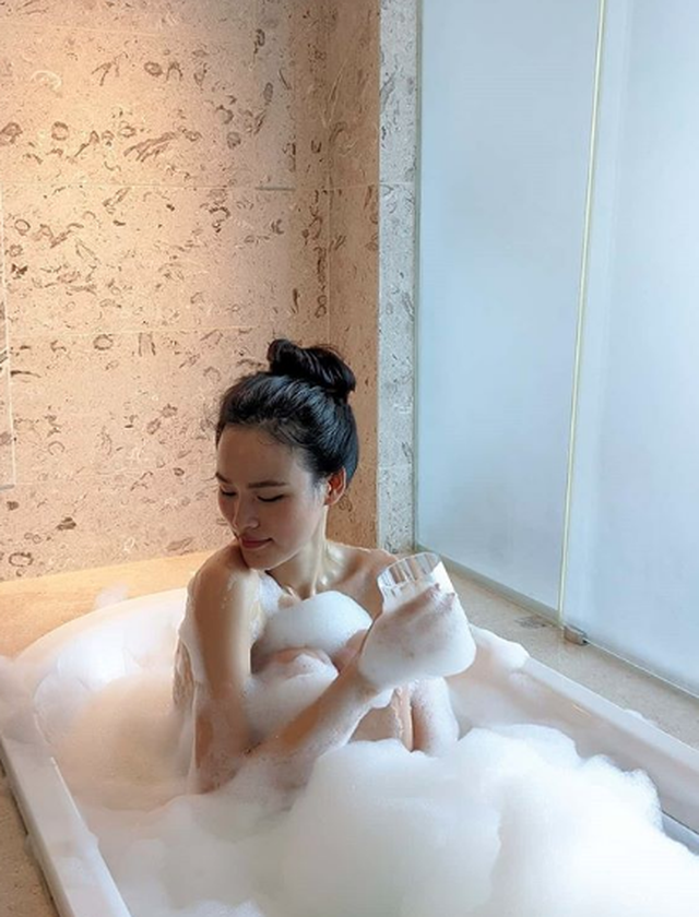 Ly hôn sau 1 năm kết hôn, cuộc sống Á quân Vietnams Next Top mùa đầu ra sao? - Ảnh 15. Ly hôn sau 1 năm kết hôn, cuộc sống Á quân Vietnams Next Top mùa đầu ra sao? - Ảnh 15.