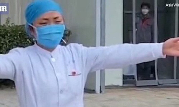 Nữ y tá Trung Quốc mùa dịch corona: Người nhịn ăn uống 12 tiếng liên tục, người xa cách con 10 ngày để cứu bệnh nhân - Ảnh 3.