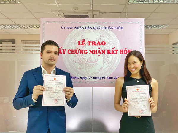 Giờ mới có giấy kết hôn sau 8 tháng cưới hỏi, MC Phương Mai bị hỏi làm giấy khai sinh cho con kiểu gì? - Ảnh 3.