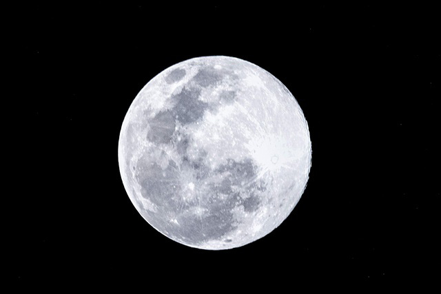  Chiêm ngưỡng siêu trăng trên bầu trời Hà Nội vào đêm 9/3  - Ảnh 7.