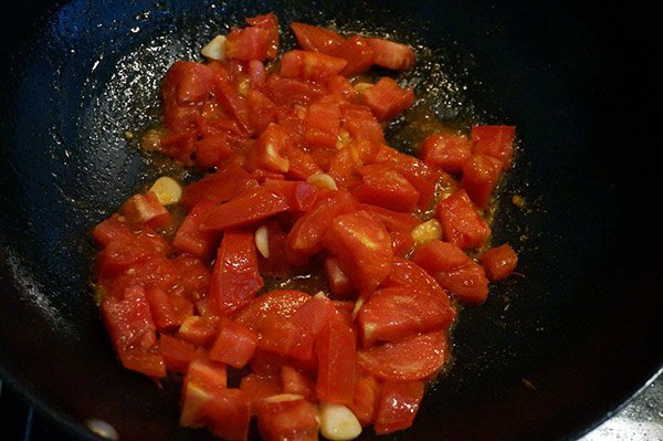 Mỳ cà chua trứng, nấu thế nào cho đạt độ sang chảnh? - Ảnh 3.
