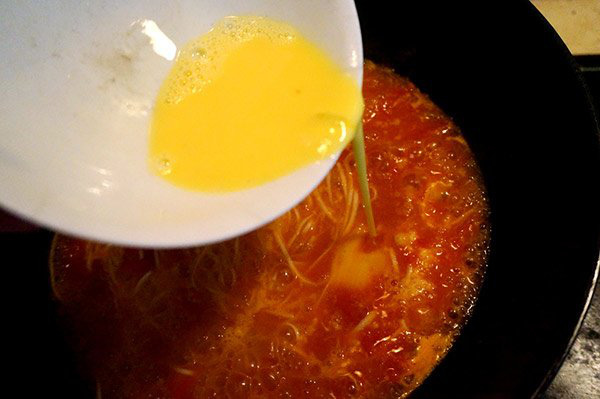 Mỳ cà chua trứng, nấu thế nào cho đạt độ sang chảnh? - Ảnh 5.