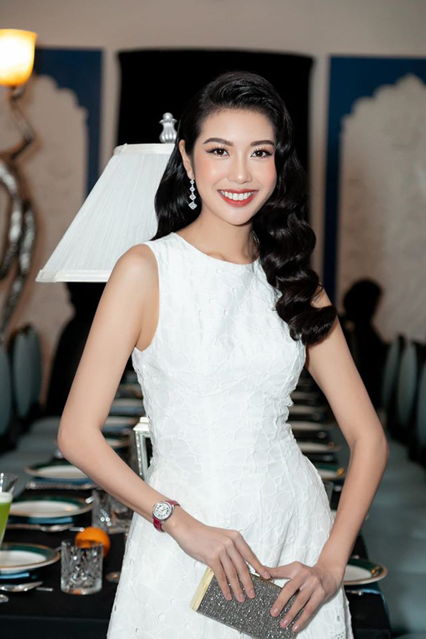 Nhan sắc Á hậu Hoa hậu Hoàn vũ Việt Nam 2019 vừa tiết lộ sẽ lấy chồng năm 2020 - Ảnh 10.