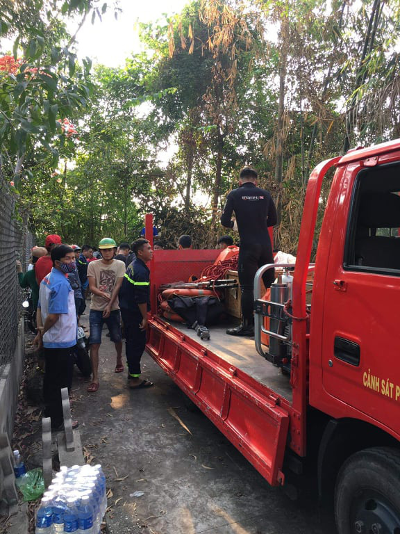 Cứu được bé trai đang chới với dưới sông Sài Gòn, phát hiện thêm một nạn nhân - Ảnh 1.