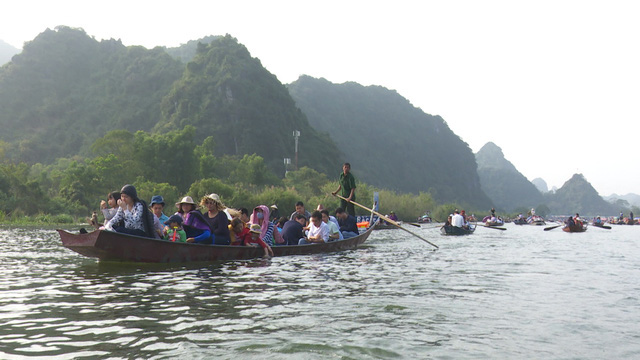 Chùa Hương chính thức đóng cửa, tạm dừng đón khách để phòng, tránh dịch COVID-19 - Ảnh 3.