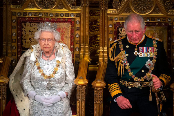 Rộ tin đồn Hoàng gia Anh có sự đổi ngôi, vợ chồng Hoàng tử William và Công nương Kate là người có lợi thế - Ảnh 2.