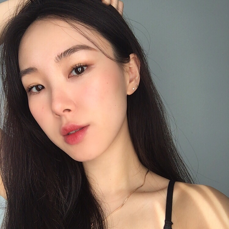 Ngoài son đỏ, còn 4 màu son này của phụ nữ sẽ thu hút phái mạnh - Ảnh 12. Ngoài son đỏ, còn 4 màu son này của phụ nữ sẽ thu hút phái mạnh - Ảnh 12.