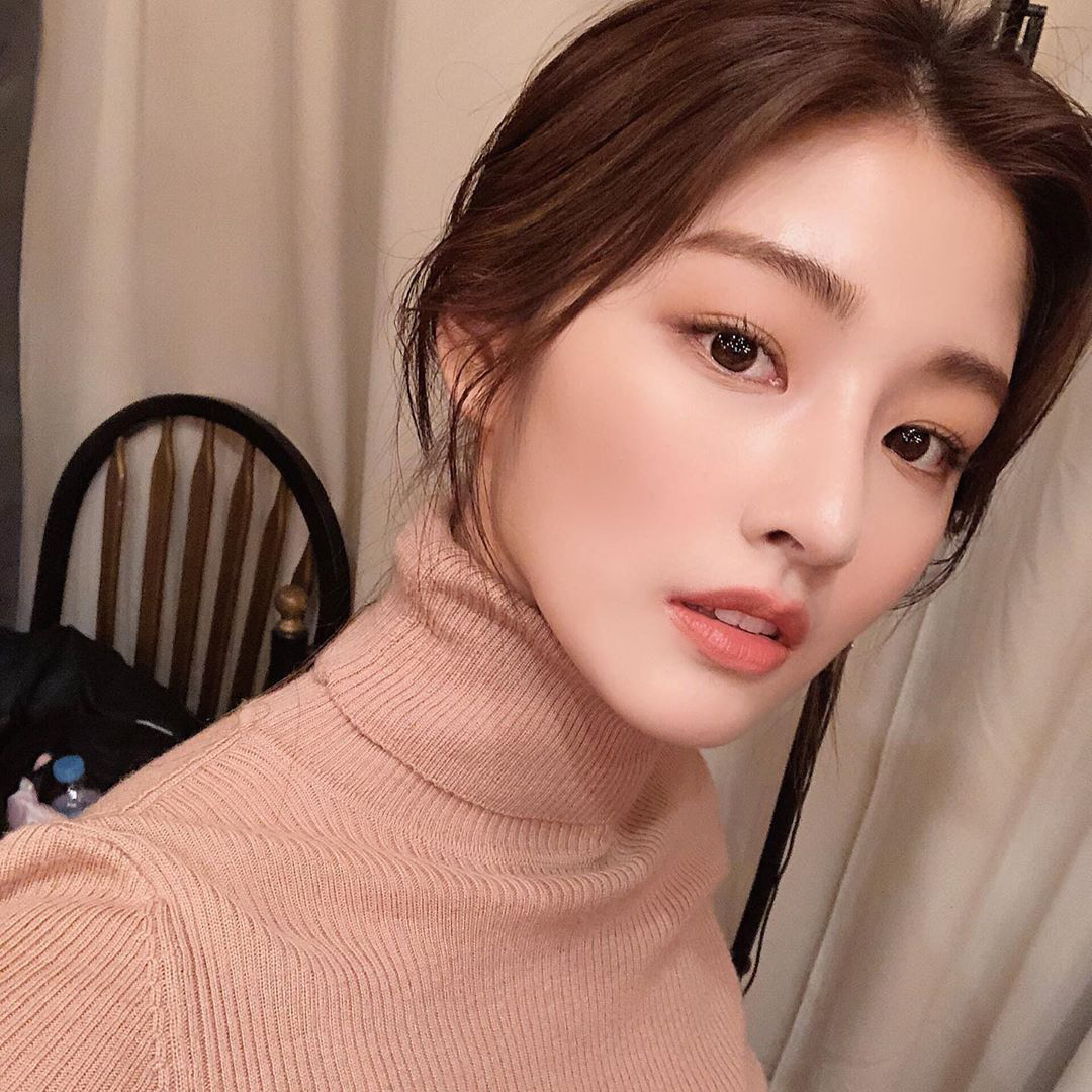 Ngoài son đỏ, còn 4 màu son này của phụ nữ sẽ thu hút phái mạnh - Ảnh 13. Ngoài son đỏ, còn 4 màu son này của phụ nữ sẽ thu hút phái mạnh - Ảnh 13.