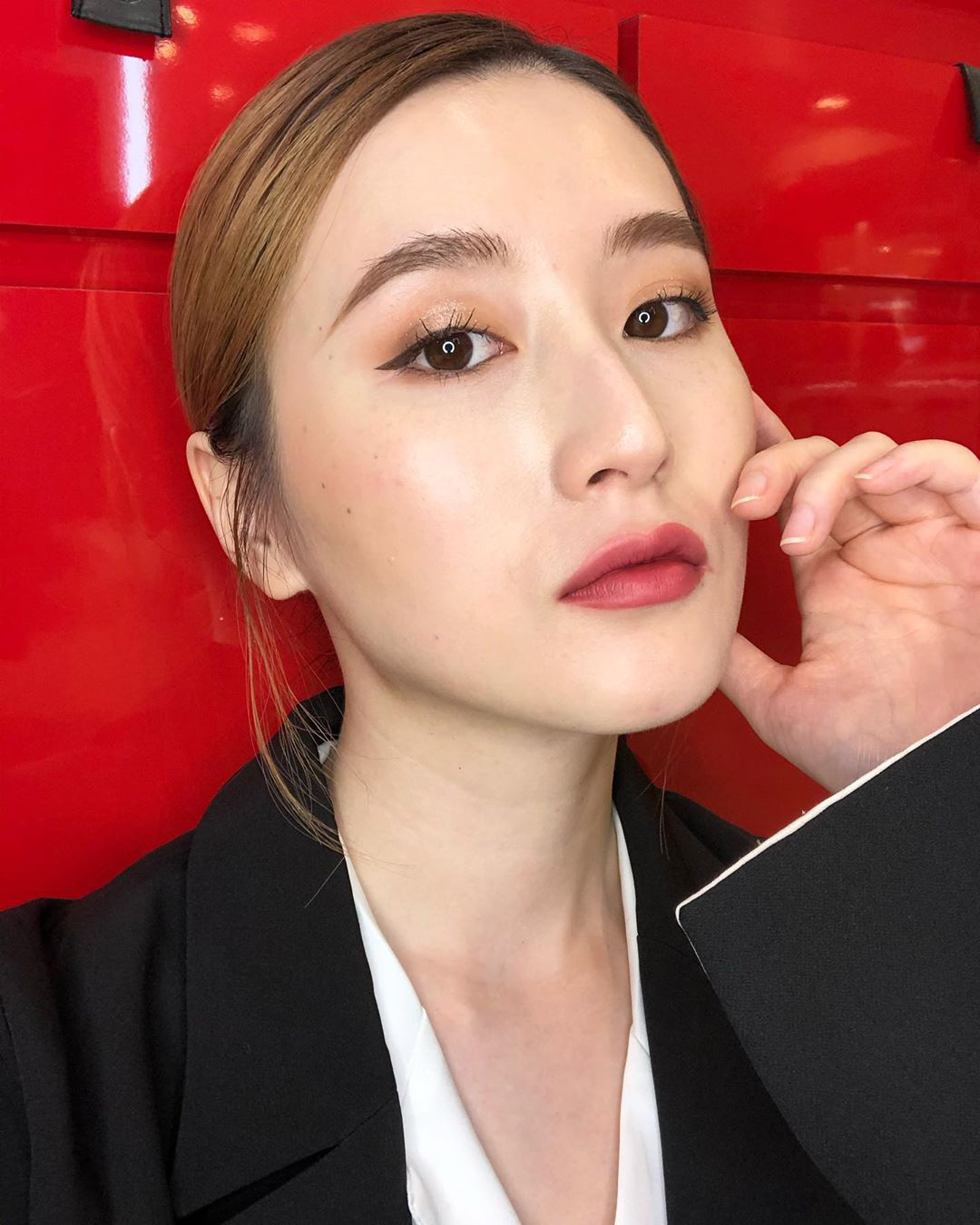 Ngoài son đỏ, còn 4 màu son này của phụ nữ sẽ thu hút phái mạnh - Ảnh 5. Ngoài son đỏ, còn 4 màu son này của phụ nữ sẽ thu hút phái mạnh - Ảnh 5.