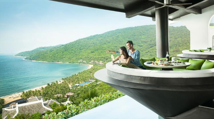 Mặc Covid-19, du khách quốc tế vẫn không quên “thăng hạng” cho du lịch Đà Nẵng - Ảnh 8. Mặc Covid-19, du khách quốc tế vẫn không quên “thăng hạng” cho du lịch Đà Nẵng - Ảnh 8.