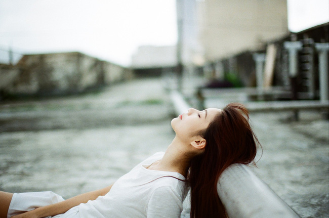 Người chồng quỳ xuống bật khóc sau khi ly hôn thành công, vợ chỉ nói một câu khiến anh ta im bặt tại chỗ - Ảnh 2. Người chồng quỳ xuống bật khóc sau khi ly hôn thành công, vợ chỉ nói một câu khiến anh ta im bặt tại chỗ - Ảnh 2.