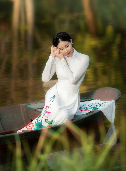 Hà Kiều Anh mặc áo dài đôi cùng con gái - Ảnh 10.