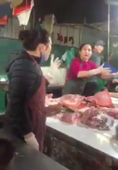 Hà Nội: Lợi dụng dịch COVID-19, thịt lợn bị “hét” giá 300.000 đồng/kg - Ảnh 4.