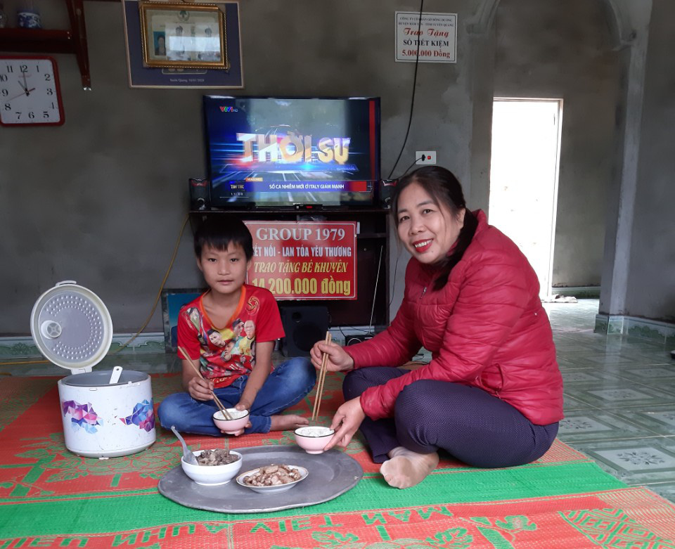 VIDEO: Hé lộ cuộc sống mới của cậu bé 10 tuổi sống một mình trong rừng ở Tuyên Quang - Ảnh 11. VIDEO: Hé lộ cuộc sống mới của cậu bé 10 tuổi sống một mình trong rừng ở Tuyên Quang - Ảnh 11.