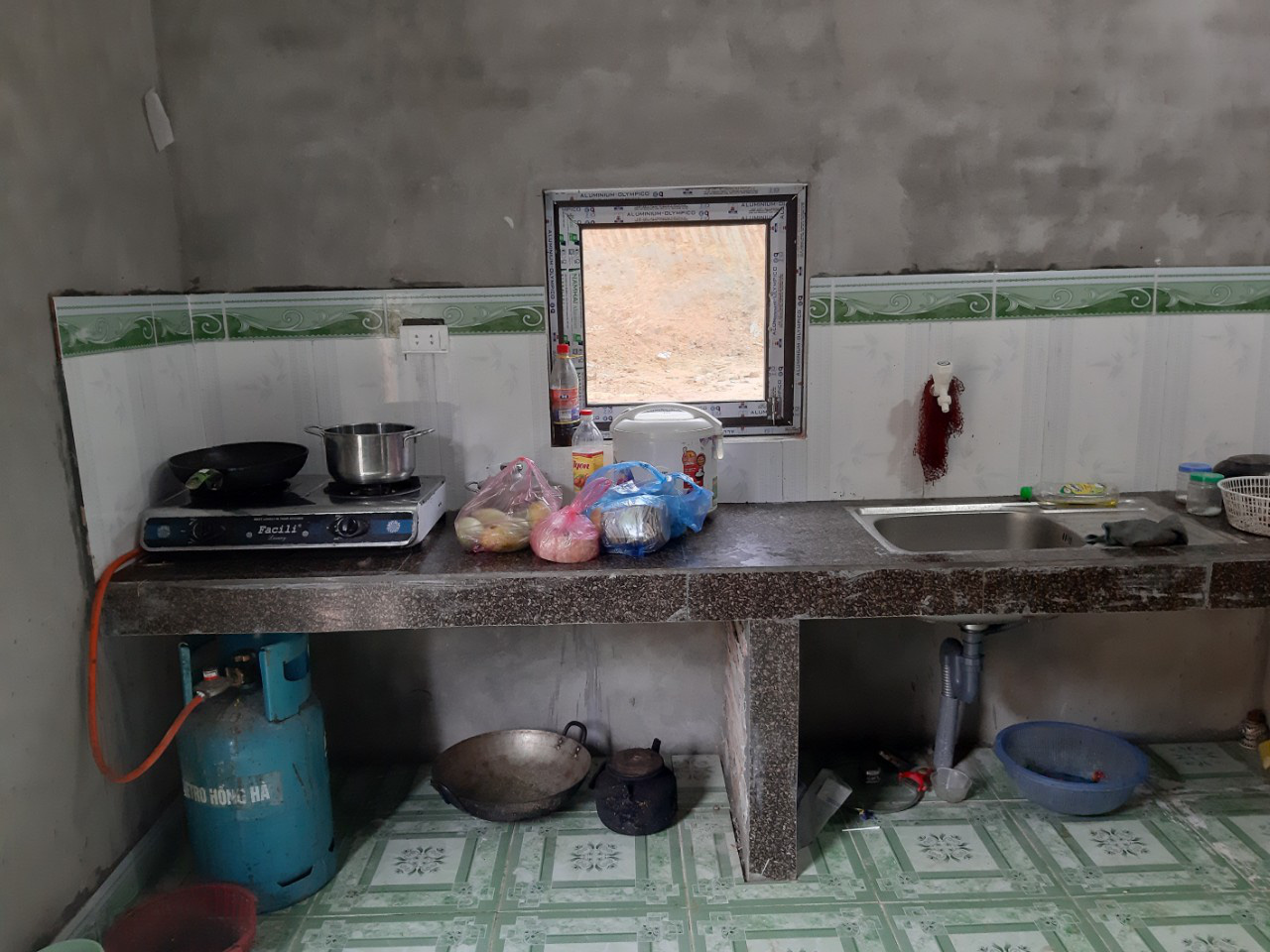 VIDEO: Hé lộ cuộc sống mới của cậu bé 10 tuổi sống một mình trong rừng ở Tuyên Quang - Ảnh 7. VIDEO: Hé lộ cuộc sống mới của cậu bé 10 tuổi sống một mình trong rừng ở Tuyên Quang - Ảnh 7.