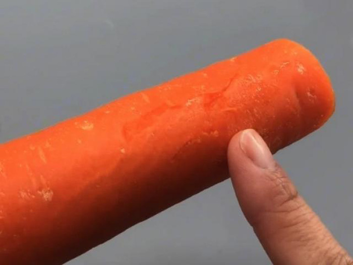 Nh&igrave;n c&agrave; rốt m&agrave; c&oacute; dấu hiệu n&agrave;y phải lập tức vứt ngay kh&ocirc;ng được tiếc rẻ - Ảnh 2.