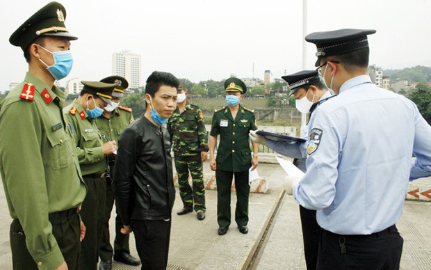 Vượt biên sang thăm người yêu, nam thanh niên Trung Quốc bị bắt giữ - Ảnh 1.