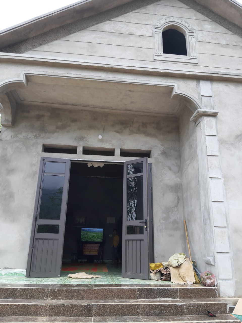 VIDEO: Hé lộ cuộc sống mới của cậu bé 10 tuổi sống một mình trong rừng ở Tuyên Quang - Ảnh 4. VIDEO: Hé lộ cuộc sống mới của cậu bé 10 tuổi sống một mình trong rừng ở Tuyên Quang - Ảnh 4.