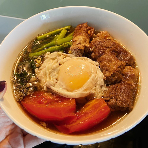 Linh Rin cân bằng cuộc sống mùa dịch - Ảnh 8.