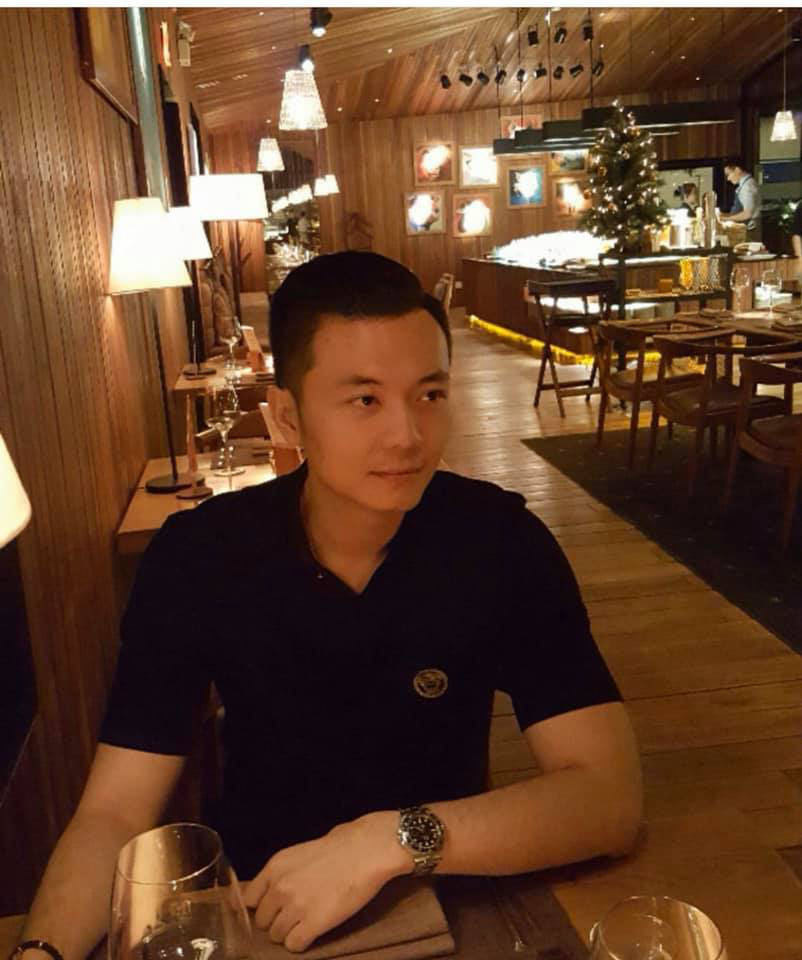 Th&ocirc;ng tin hiếm về chồng sắp cưới của &Aacute; hậu Th&uacute;y V&acirc;n: L&agrave; doanh nh&acirc;n 8X th&agrave;nh đạt nhưng gương mặt hot boy khiến ai cũng bất ngờ - Ảnh 6.