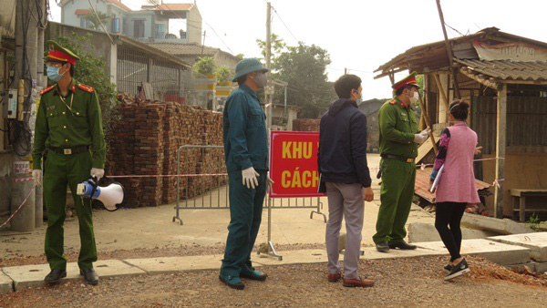 Lập 10 chốt phong tỏa thôn có BN266 cư trú, xác định nhiều trường hợp F1 ở Thường Tín, Hà Nội - Ảnh 3.