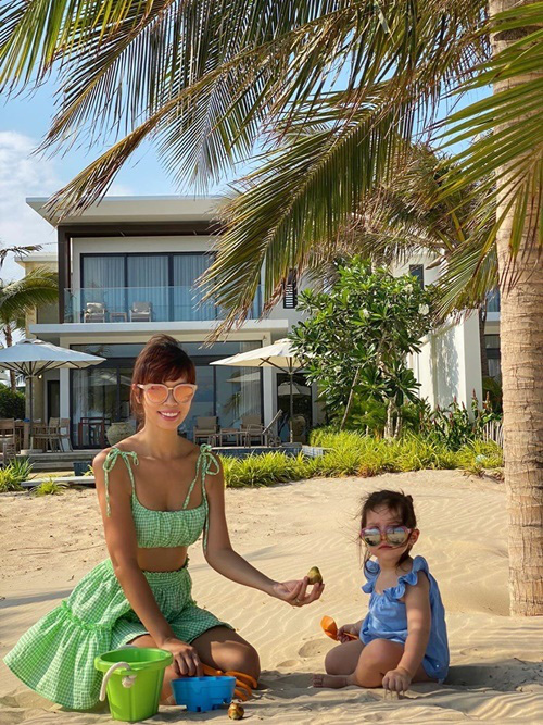 Siêu mẫu Hà Anh cùng chồng Tây và con gái cách ly tại resort - Ảnh 1.
