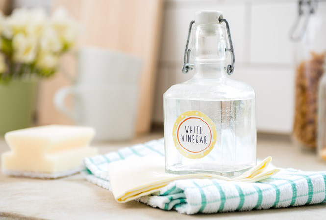 Đừng vội vứt chiếc quần jean đen bạc m&agrave;u đi, đ&acirc;y l&agrave; c&aacute;ch biến n&oacute; trở lại như mới - Ảnh 8.