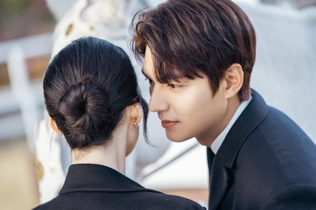 Lee Min Ho hôn nữ thủ tướng trong Quân vương bất diệt - Ảnh 3.