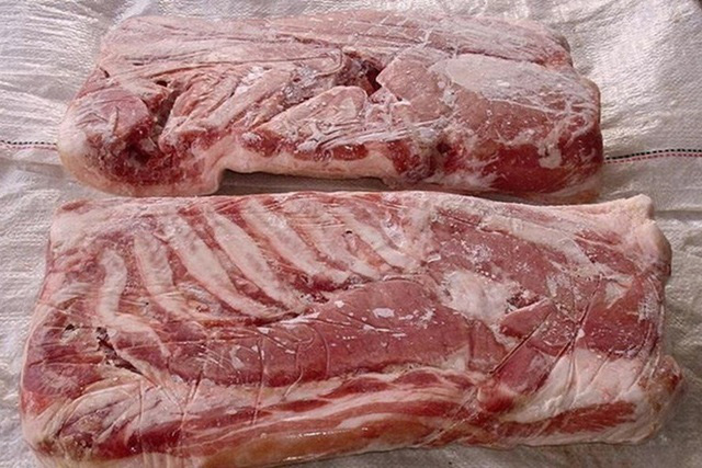 47.000 tấn thịt lợn tràn về, rẻ bằng nửa giá ngoài chợ - Ảnh 1.