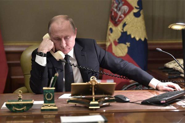 Thư ký tiết lộ bí mật về chiếc điện thoại đặc biệt của Putin - Ảnh 1.