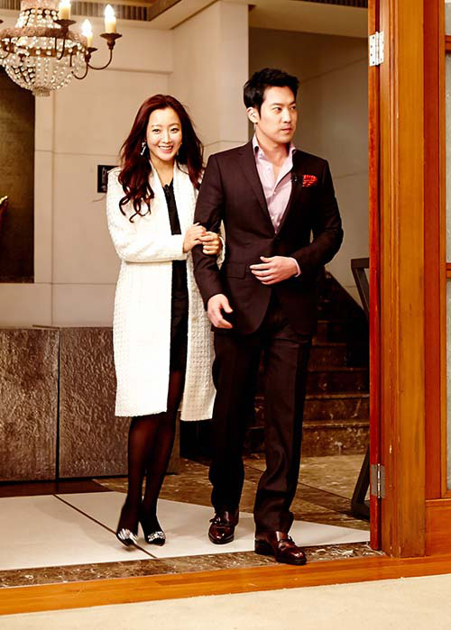 Hội bạn thân quyền lực chỉ toàn mỹ nhân của Song Hye Kyo: Ai cũng hôn nhân viên mãn, ông xã toàn là người máu mặt, chỉ riêng nàng em út mang danh bị chồng bỏ - Ảnh 4.