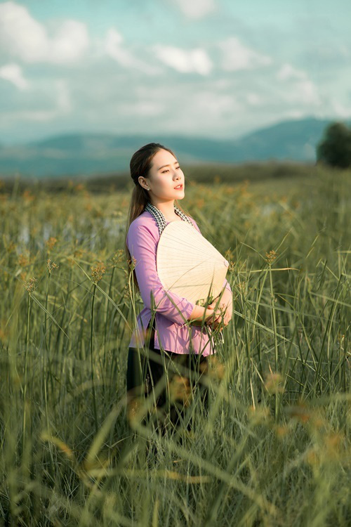 Hồ Bích Trâm làm thôn nữ - Ảnh 2.