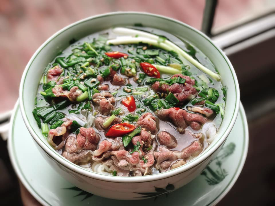 Tự nấu phở bò xịn sò tại nhà bằng một bí quyết tuyệt chiêu không phải ai cũng biết - Ảnh 1. Tự nấu phở bò xịn sò tại nhà bằng một bí quyết tuyệt chiêu không phải ai cũng biết - Ảnh 1.