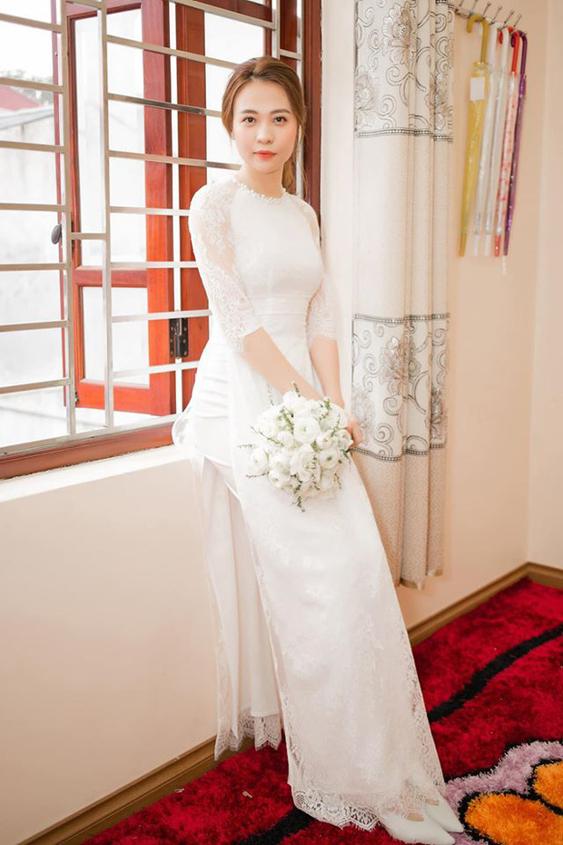 Tròn 1 năm kết hôn, Đàm Thu Trang lần đầu hé lộ loạt khoảnh khắc hiếm khoe cận nhan sắc cô dâu trong ngày theo chồng về dinh - Ảnh 2. Tròn 1 năm kết hôn, Đàm Thu Trang lần đầu hé lộ loạt khoảnh khắc hiếm khoe cận nhan sắc cô dâu trong ngày theo chồng về dinh - Ảnh 2.