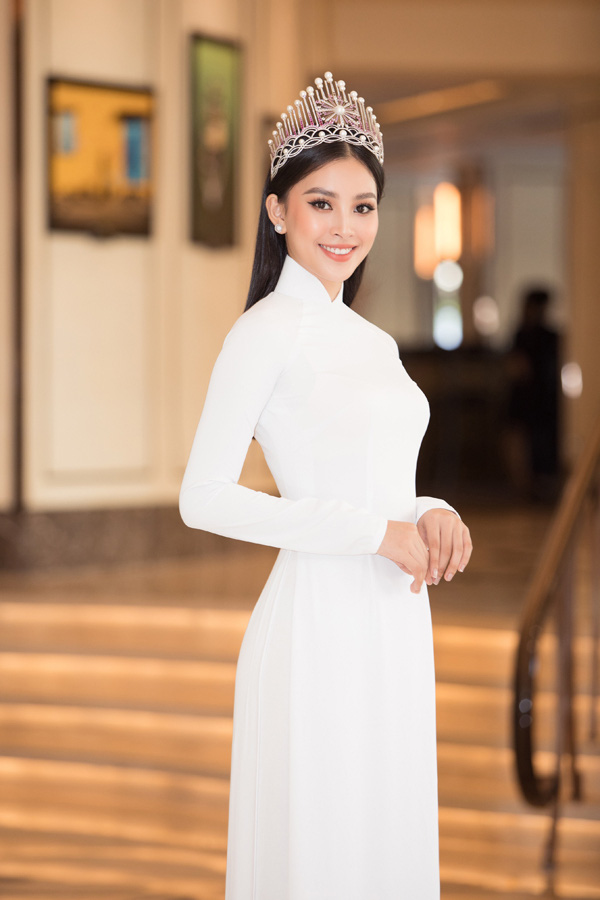 Hà Kiều Anh rạng rỡ trở lại sân khấu Hoa hậu Việt Nam sau 28 năm đăng quang - Ảnh 3.