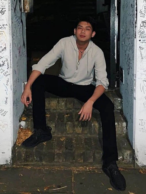 Ngoại hình con trai út nhà Johnathan Hạnh Nguyễn - Ảnh 6.