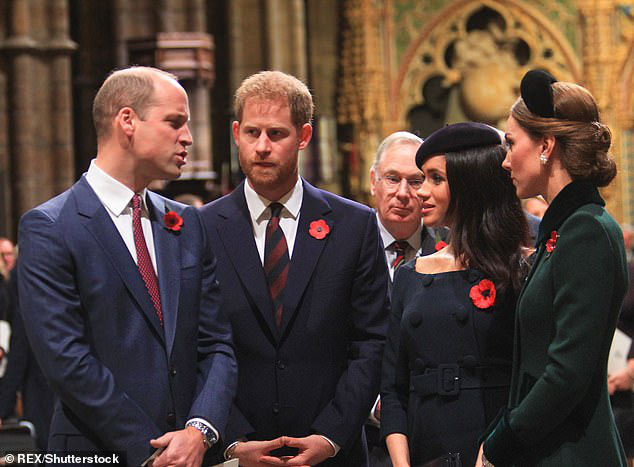Công nương Kate Middleton im lặng không chúc mừng ngày cưới vợ chồng Hoàng tử Harry - Meghan Markle - Ảnh 1.