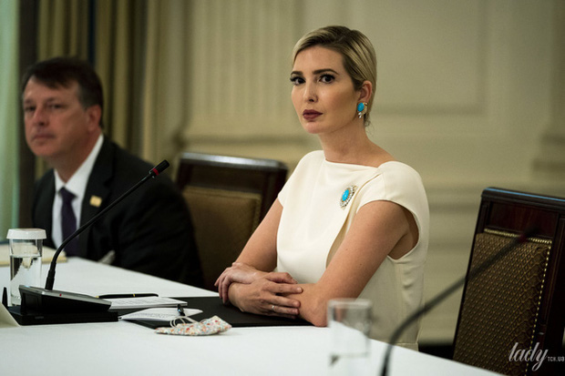  Từng bị chê ăn mặc phản cảm và thân hình tăng cân quá đà, Ivanka Trump mới đây gây bất ngờ với diện mạo lột xác - Ảnh 4.