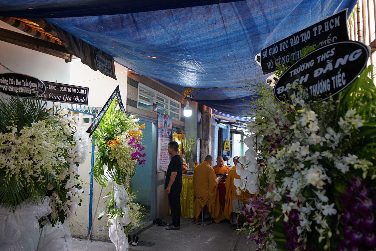 Nỗi đau tột cùng của bố mẹ cậu bé bị cây phượng đè tử vong trong sân trường - Ảnh 3. Nỗi đau tột cùng của bố mẹ cậu bé bị cây phượng đè tử vong trong sân trường - Ảnh 3.