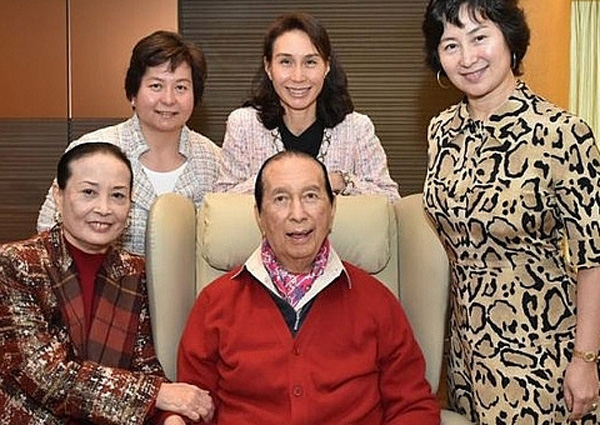 Người vợ hai uy quyền xuất thân gia đình danh giá của ông trùm sòng bạc Macau vừa qua đời ở tuổi 98 - Ảnh 2.